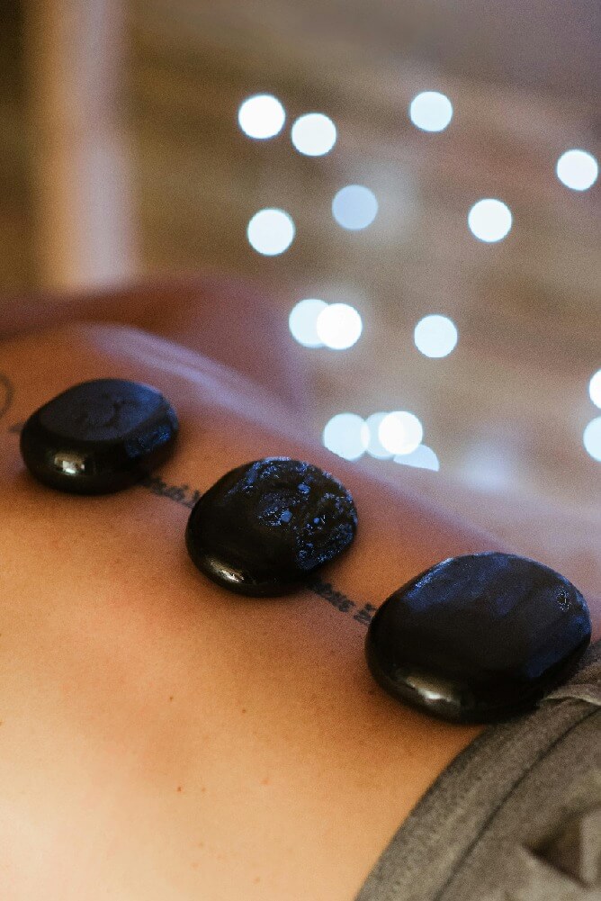 Volcanic Stone Massage - Hot stone therapy